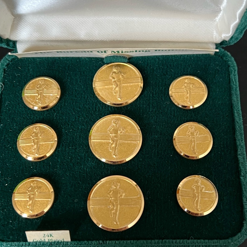 9‎ vintage NWT brass/24k plate jogger buttons, WATERBURY BUTTON Company, …